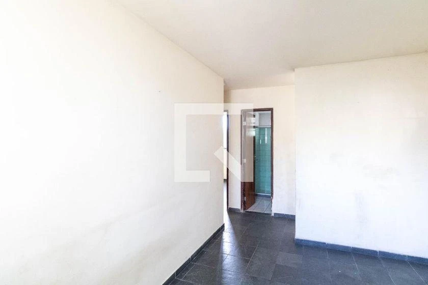 2-bedroom apartment in a building with a gym — photo 9