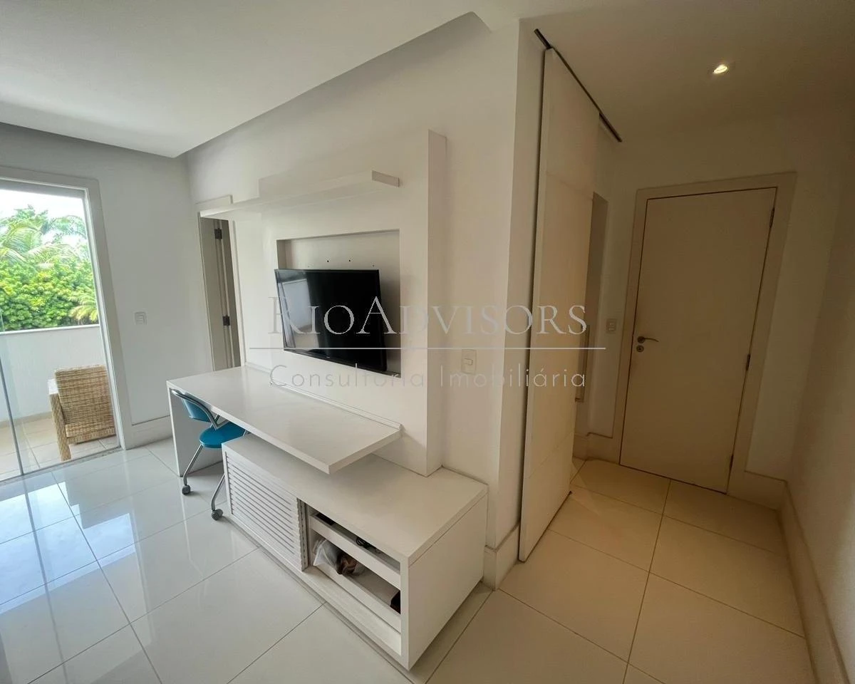 House 890 m² with 6 en-suite bedrooms and gas kitchen — photo 10