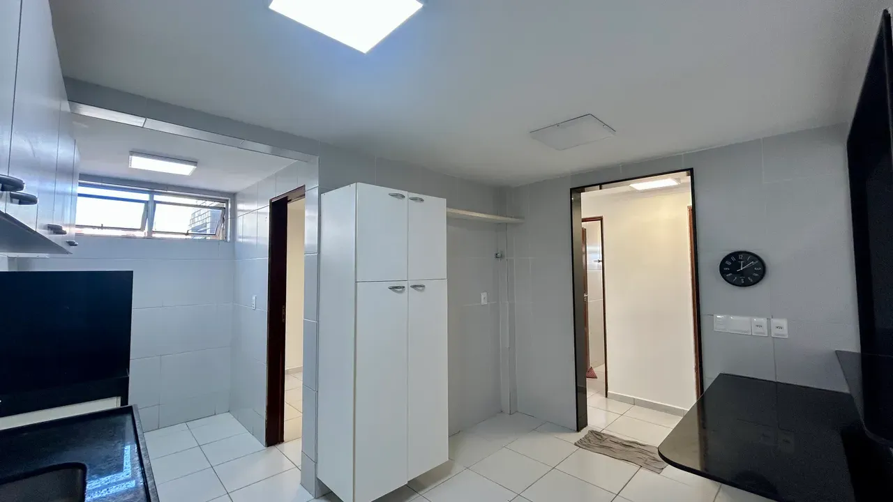 3-bedroom apartment in a building with a pool — photo 7