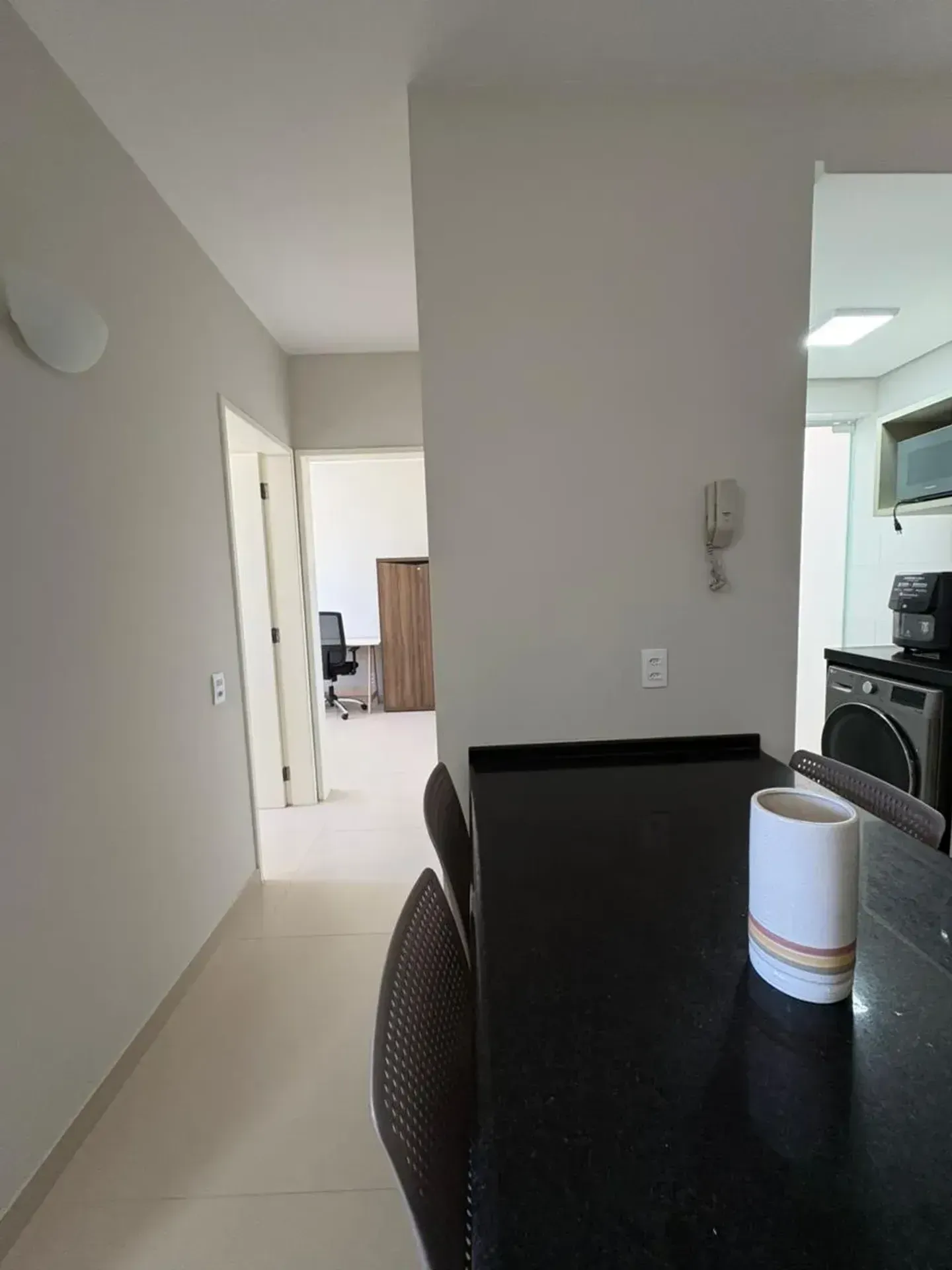 Furnished 68 m² apartment with 2 bedrooms and balcony grill — photo 8