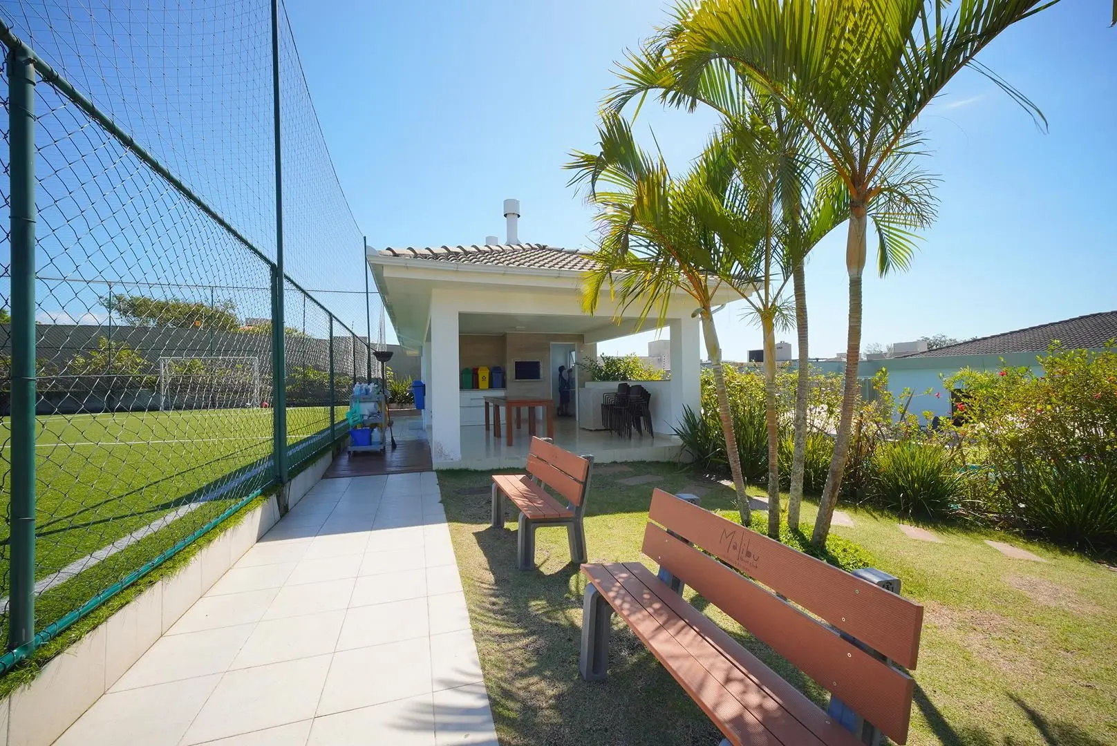 2-bedroom apartment with a private pool — photo 31