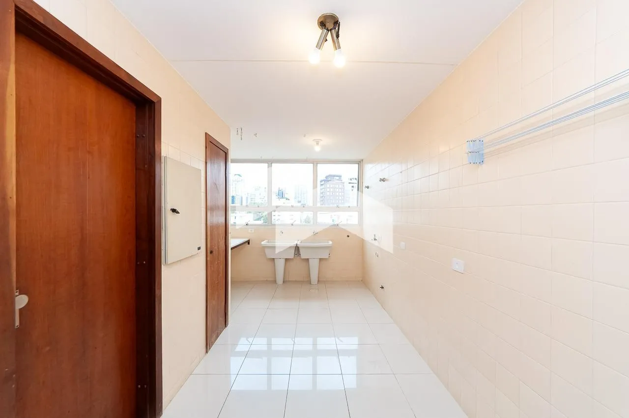 380 m² apartment with private laundry area — photo 45