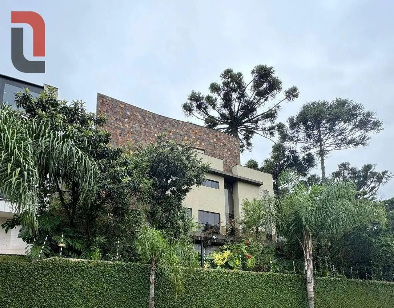 House with 5 en-suite bedrooms and private garden, 474 m² — photo 2