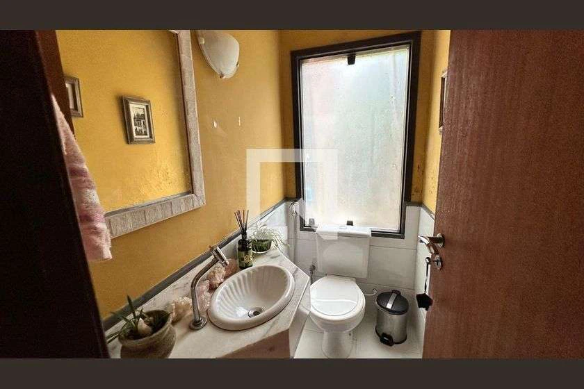 Casa com 5 quartos e cozinha aberta de 300 m² — photo 24