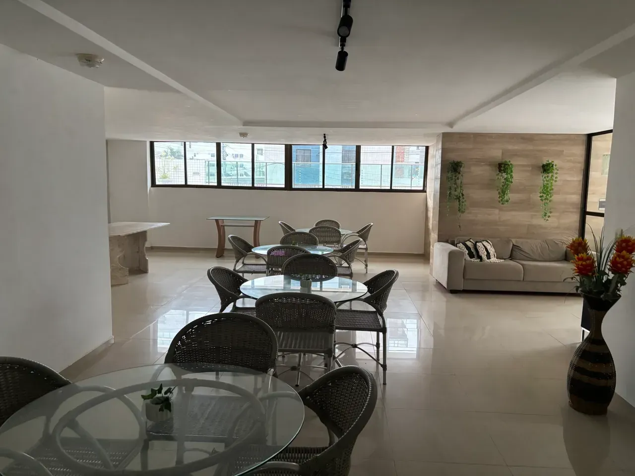 Меблированная квартира с 3 спальнями и 110 м²