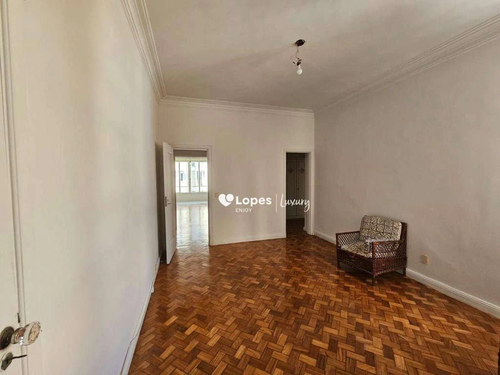156 m² unfurnished apartment with 3 bedrooms and parking — photo 26