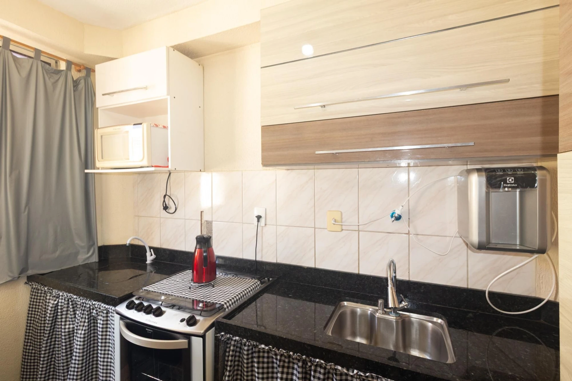 Apartamento mobiliado com 2 dormitórios e cozinha a gás — photo 2