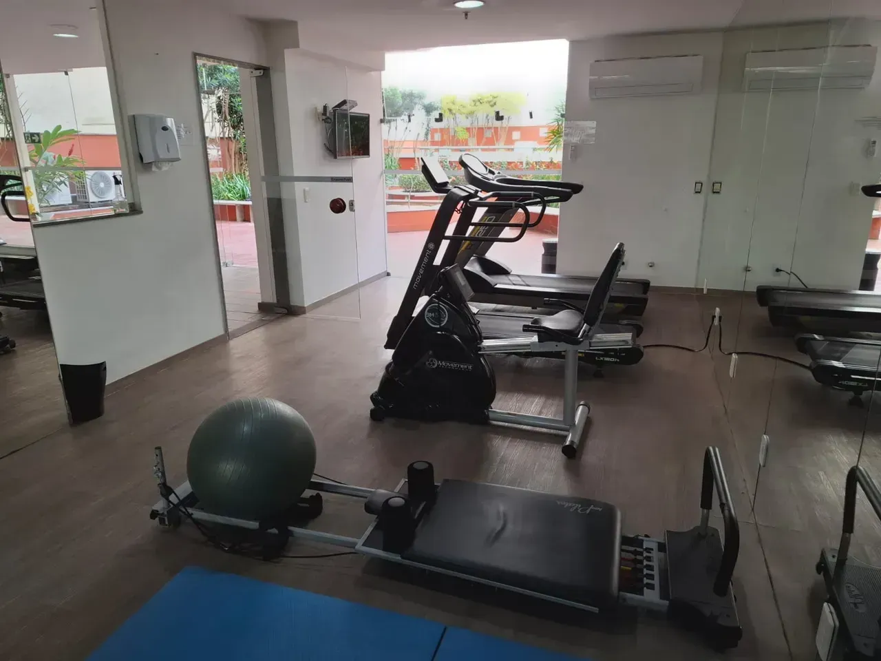 Apartamento mobiliado com cozinha americana e varanda — photo 13