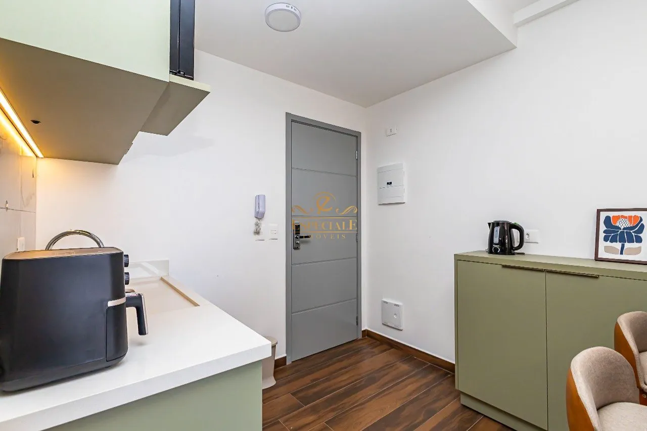 1-bedroom apartment with 35 m² and wood flooring — photo 10