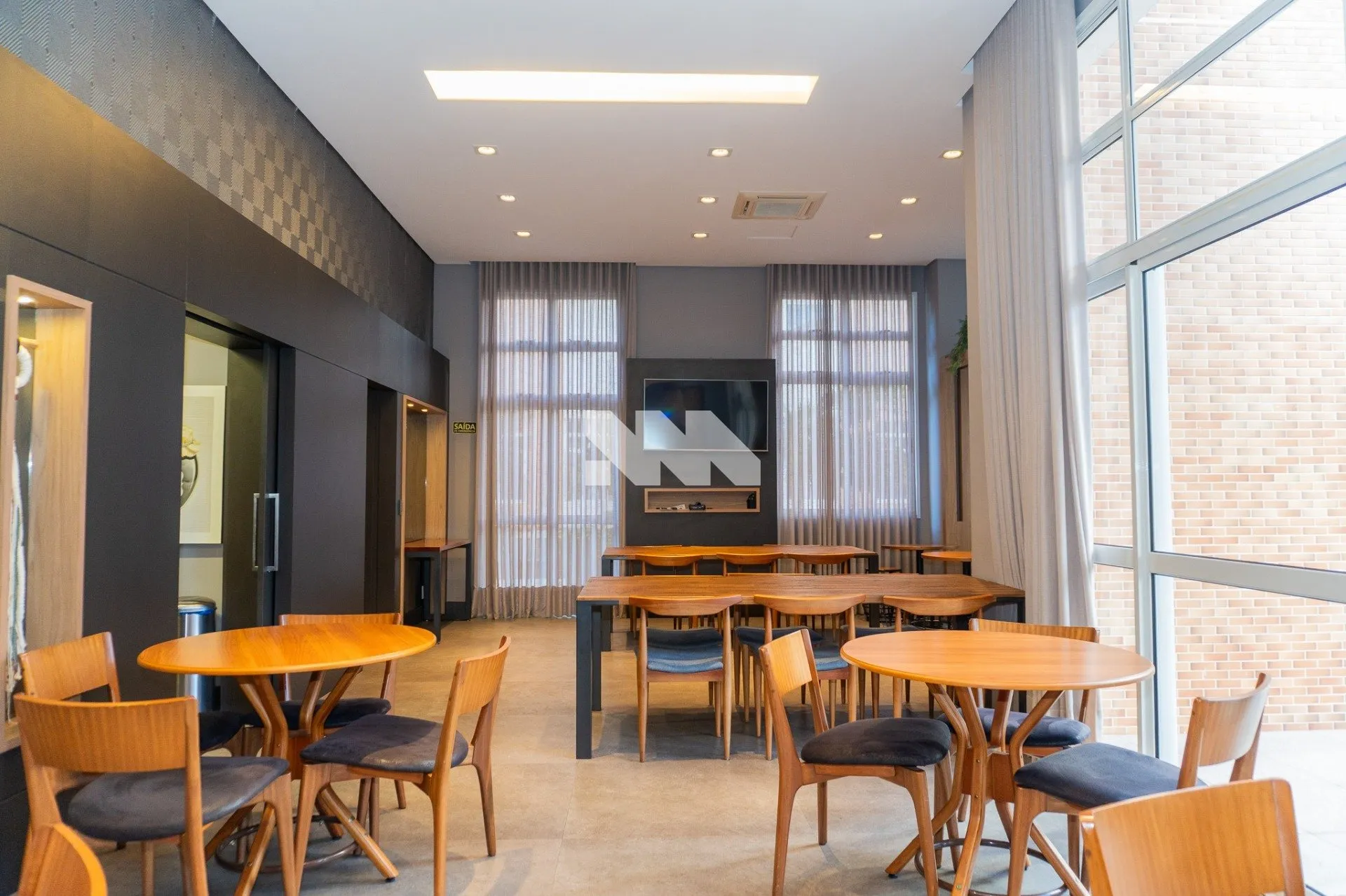 Semi-furnished apartment with 3 bedrooms and balcony grill — photo 20
