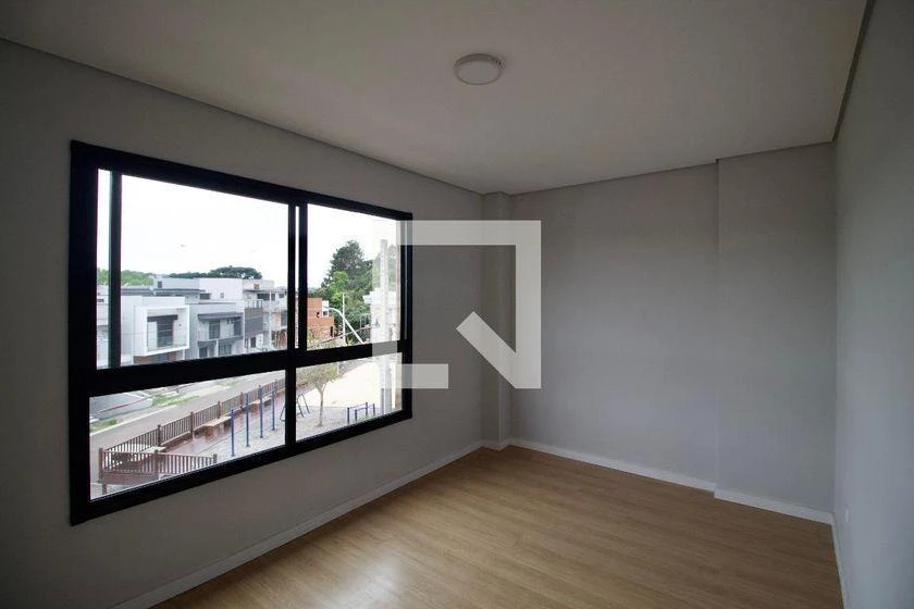 3-bedroom house with floor-to-ceiling windows — photo 14
