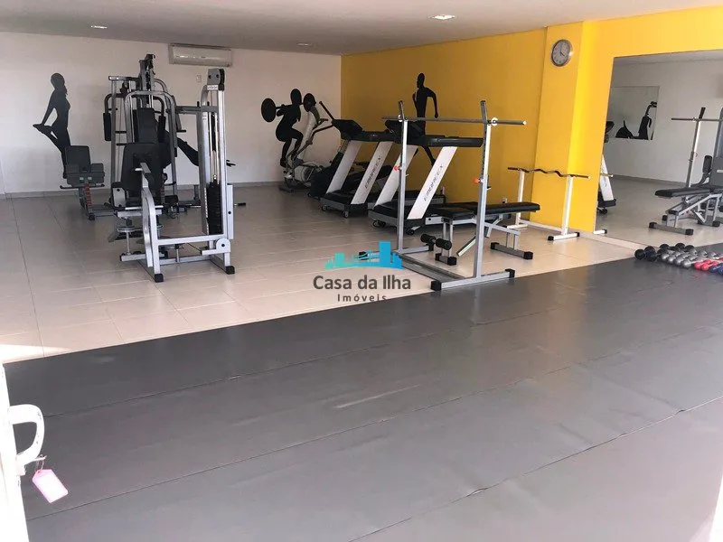 Квартира з 3 спальнями з власною ванною і 216 м² — photo 14
