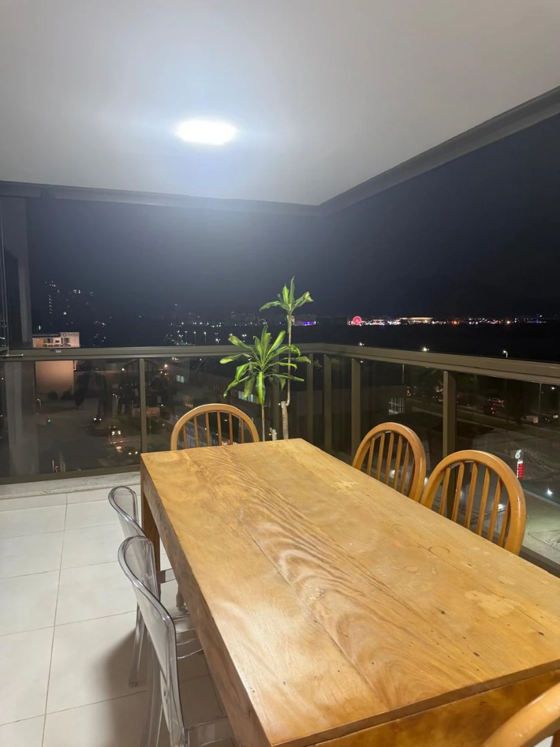 4-bedroom apartment with a water view — photo 18