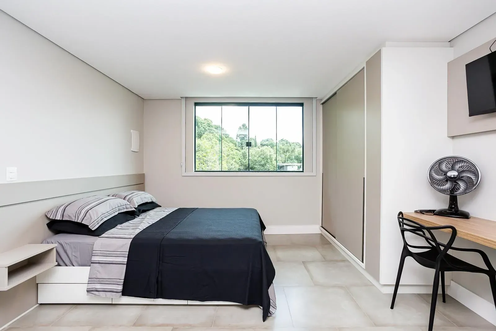 Furnished 27 m² apartment with 1 en-suite and no parking — photo 2