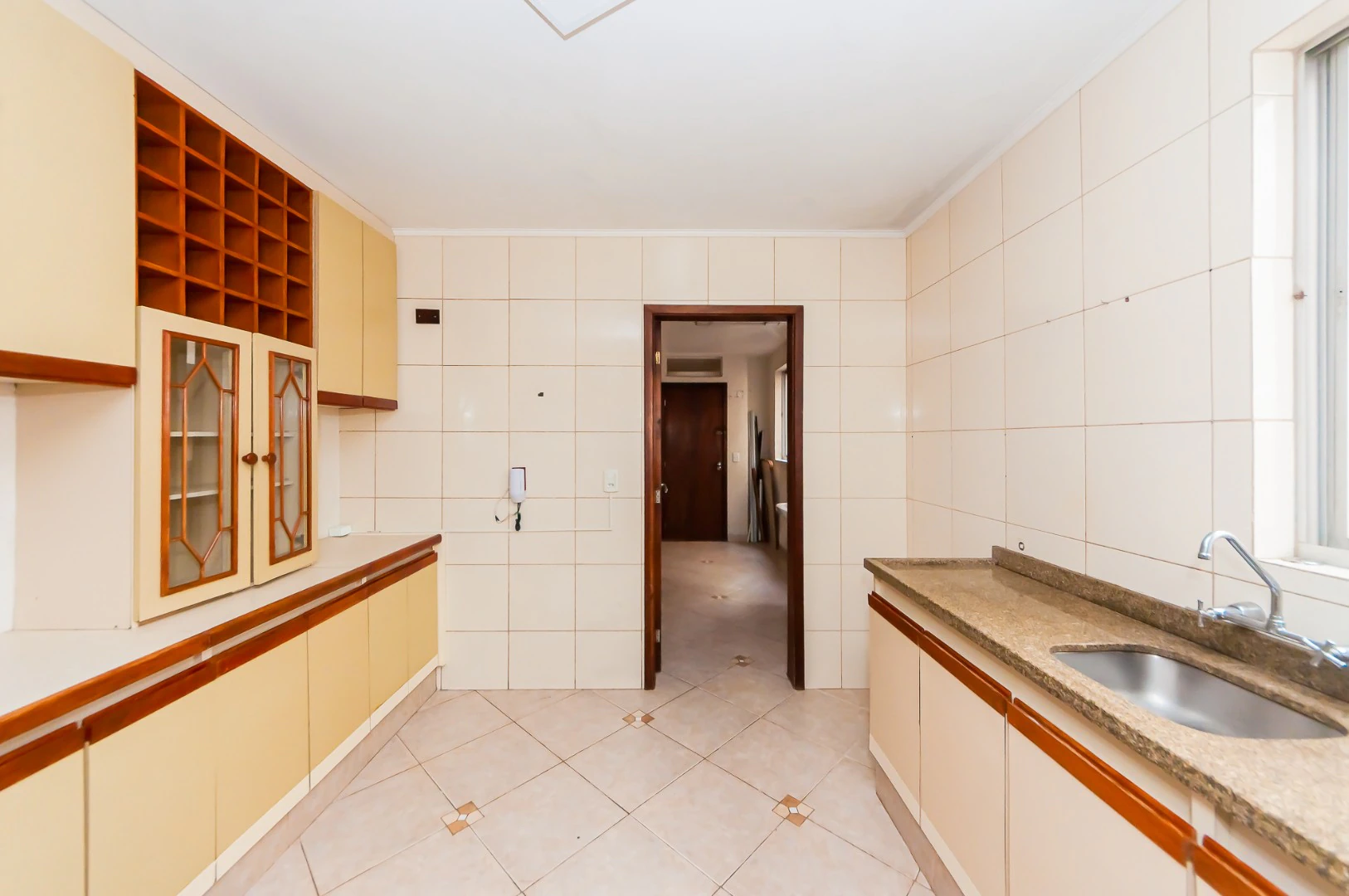 3-bedroom apartment with a home office in Curitiba — photo 10