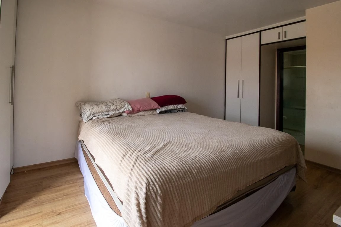 3-bedroom house with a bathtub in Curitiba — photo 14