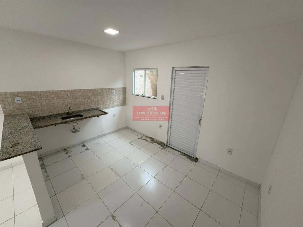 Casa duplex com 2 quartos e cozinha aberta com fogão — photo 3