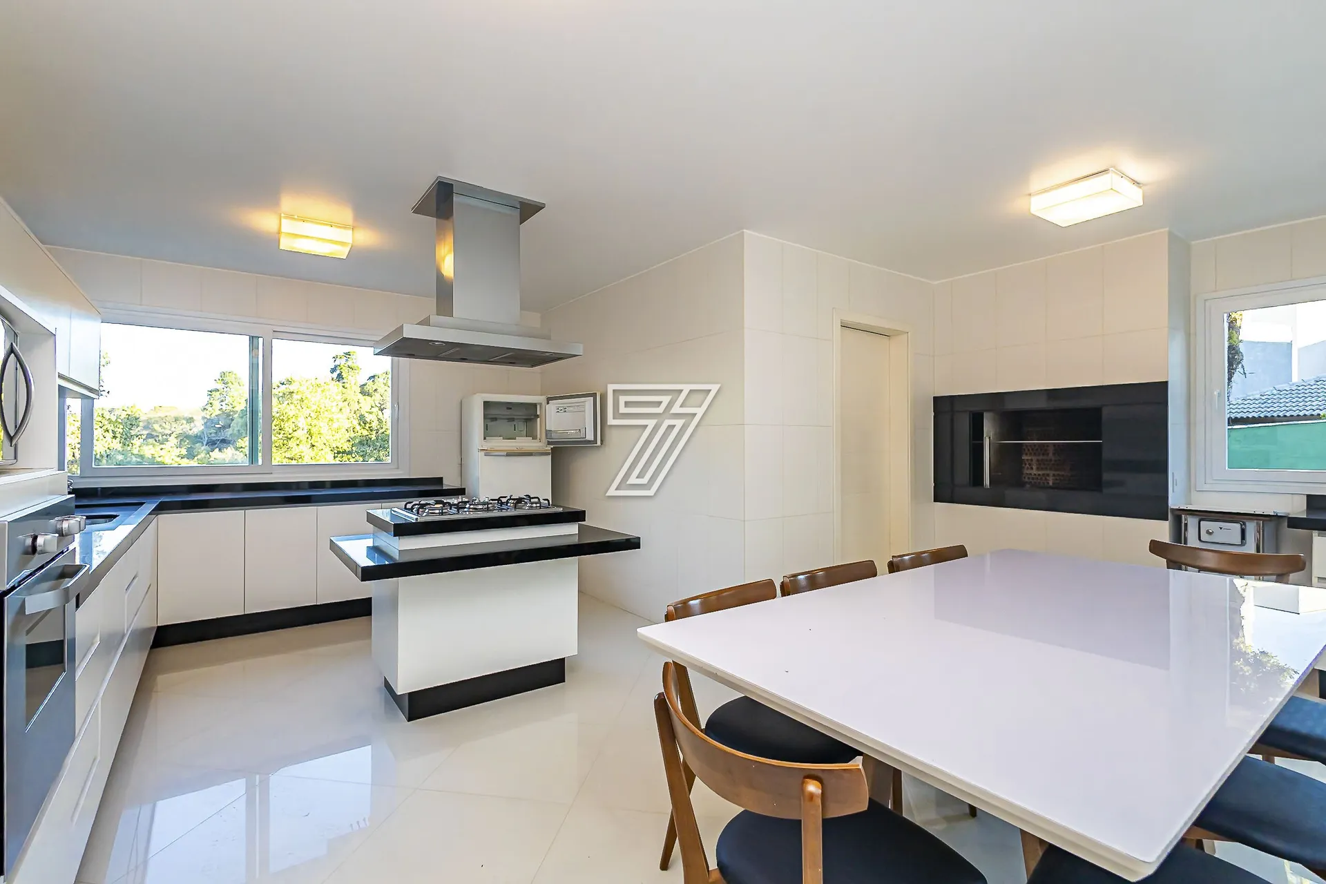 Casa para locação com 4 quartos e 3 suítes — photo 14