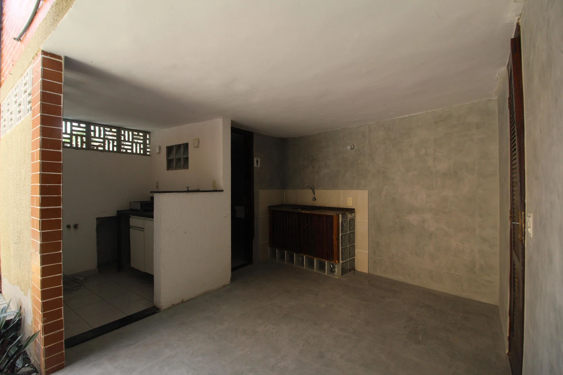 House, 450 m², with a grill on the balcony — photo 5