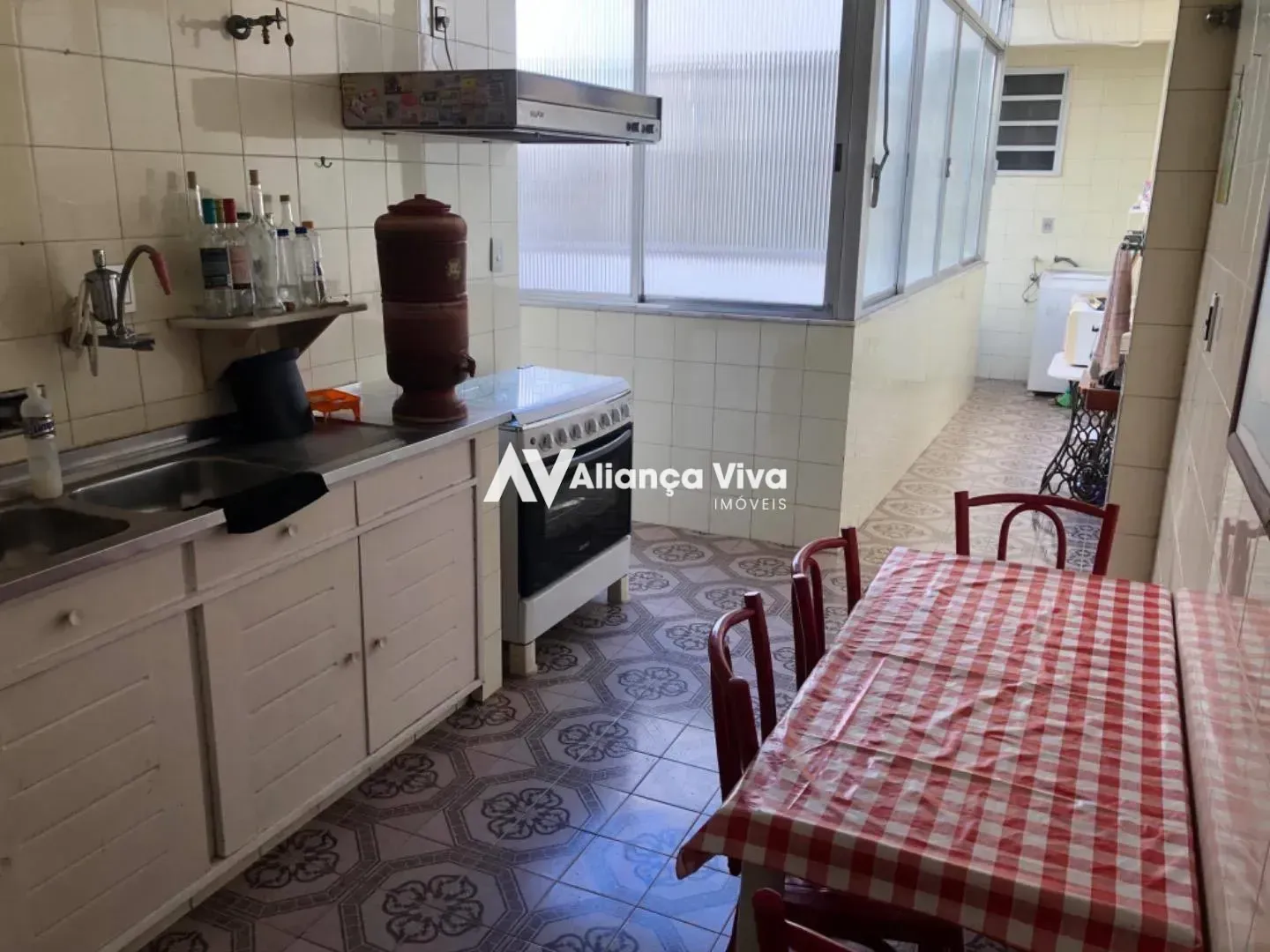 Top-floor apartment with 3 bedrooms and 3 bathrooms — photo 19