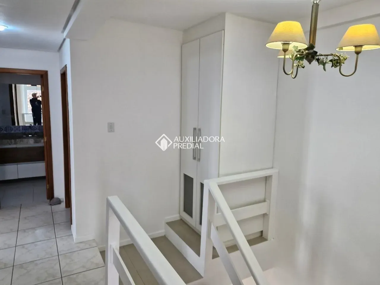 4-bedroom house with a fireplace in Florianópolis — photo 8