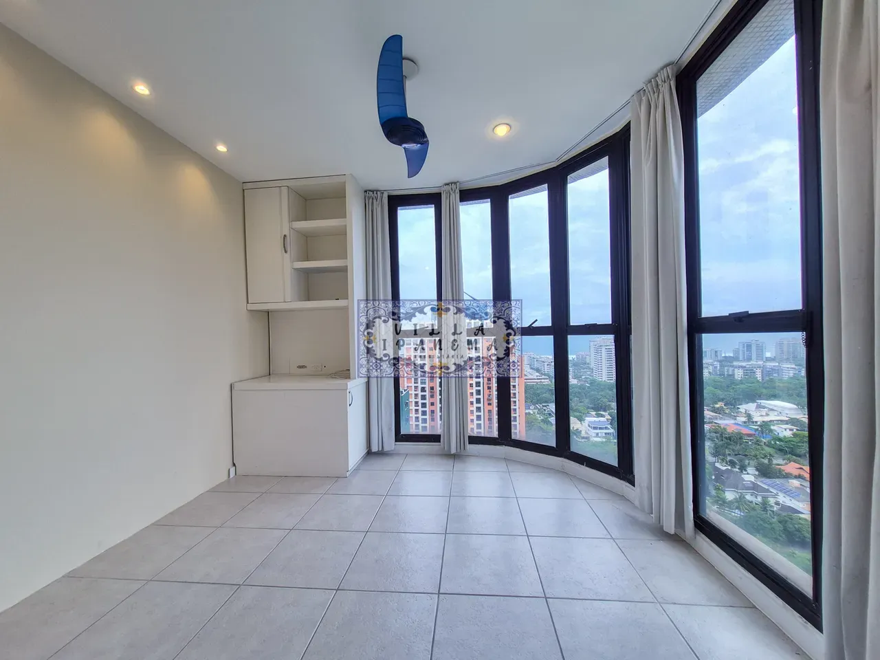 200 m² apartment with 3 en-suite bedrooms and private BBQ — photo 38