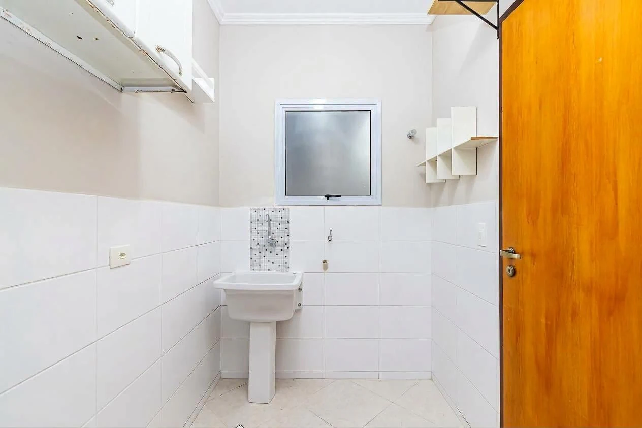 3-bedroom house with a grill on the balcony in Curitiba — photo 13
