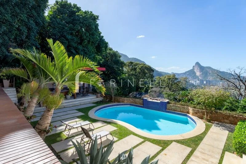 Furnished 1200 m² house with a balcony and 6 bedrooms — photo 4