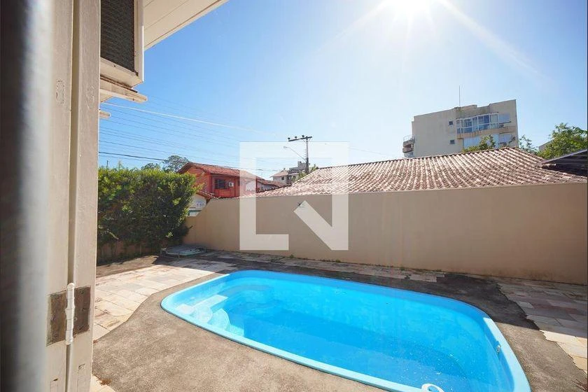 Furnished house with 4 bedrooms and 209 m², 3 bathrooms — photo 28