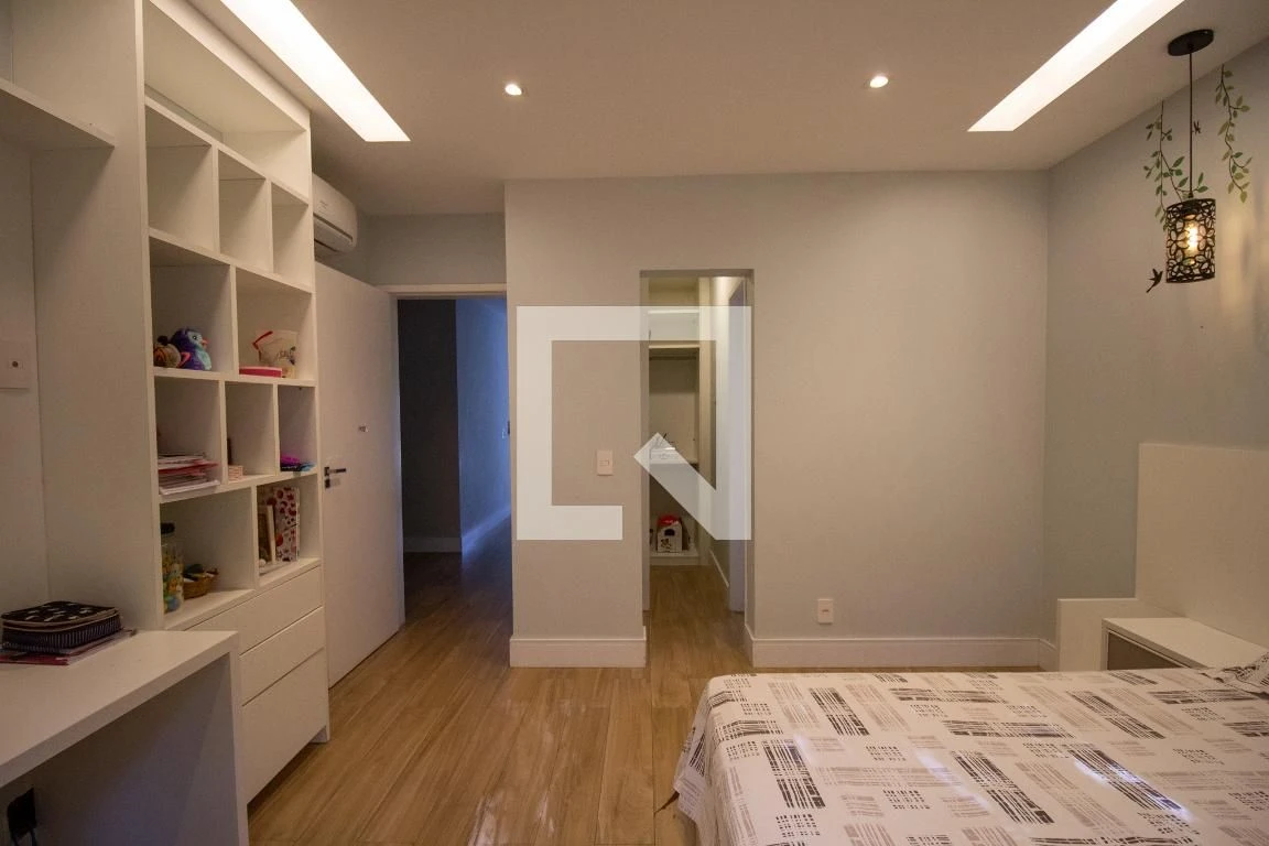 4-bedroom house with a bathtub in Rio de Janeiro — photo 13