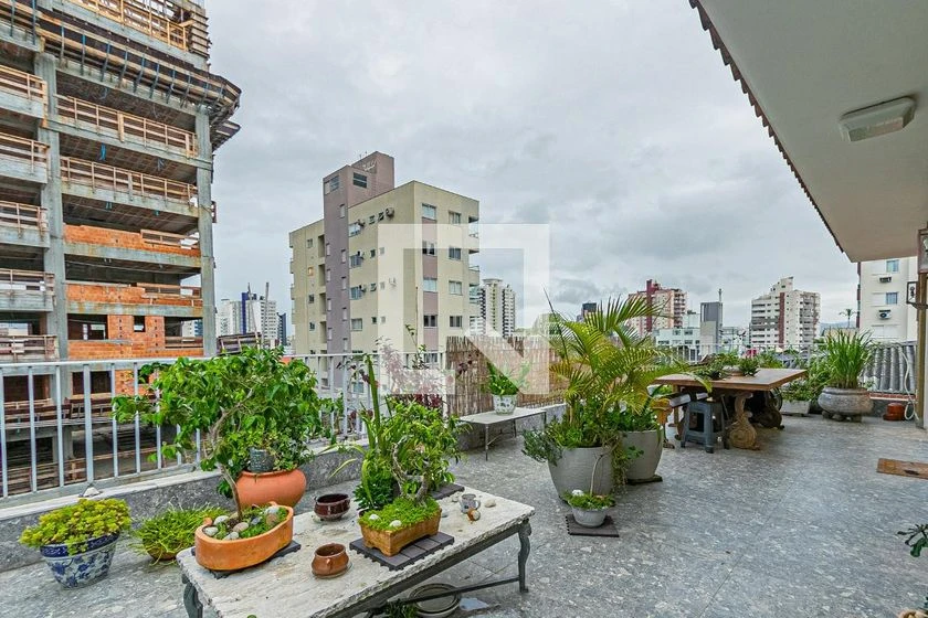 3-bedroom apartment with balcony and 2 parking spaces — photo 8