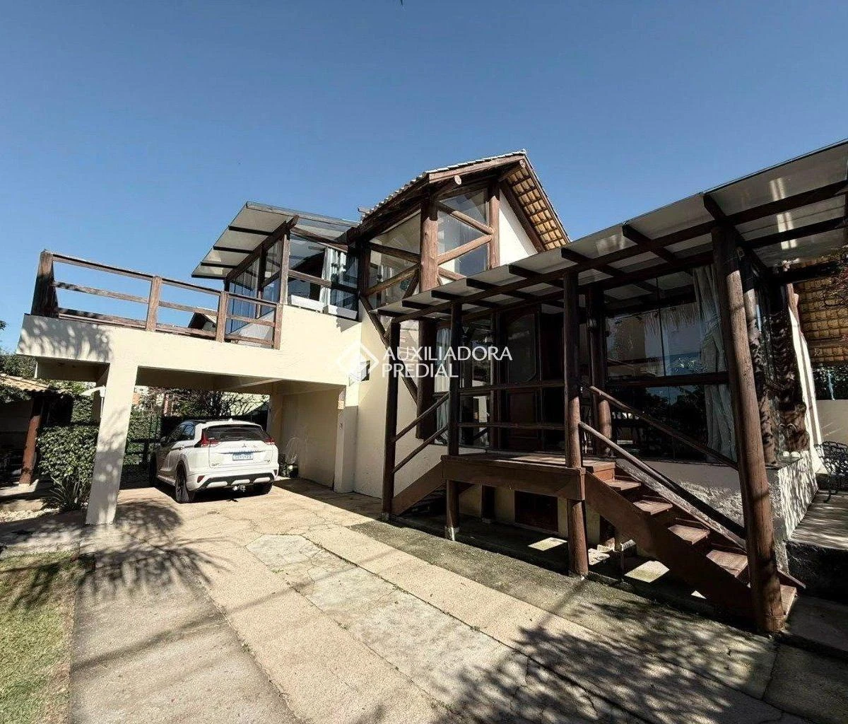 3-bedroom house with a grill on the balcony in Florianópolis — photo 21