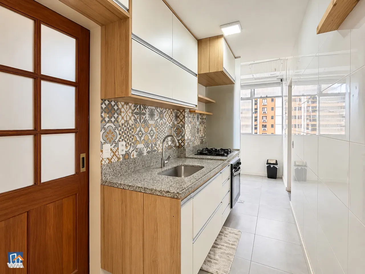 Glass-enclosed balcony in a 2-bedroom apartment, 88 m² — photo 9