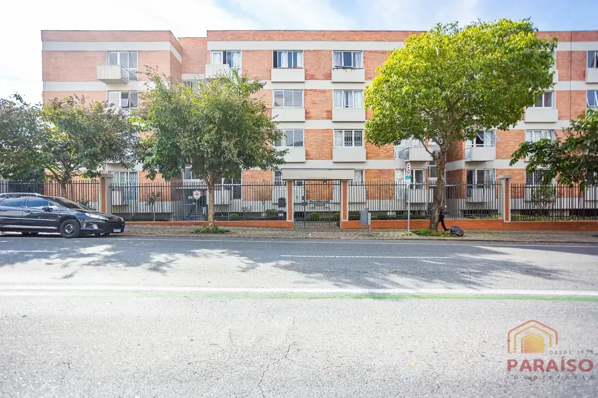 202 m² apartment with 3 bedrooms and a balcony — photo 28
