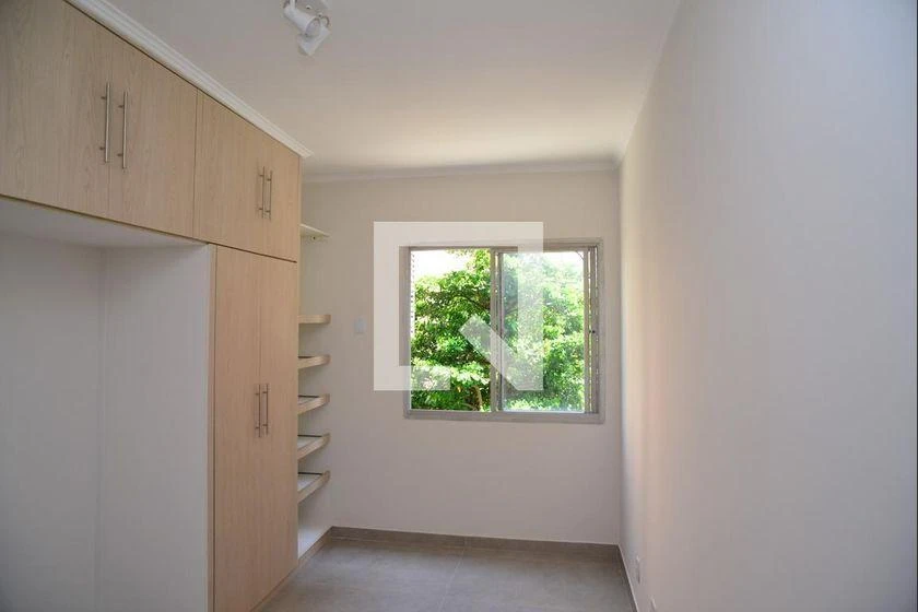 2-bedroom apartment in a building with a gym — photo 12