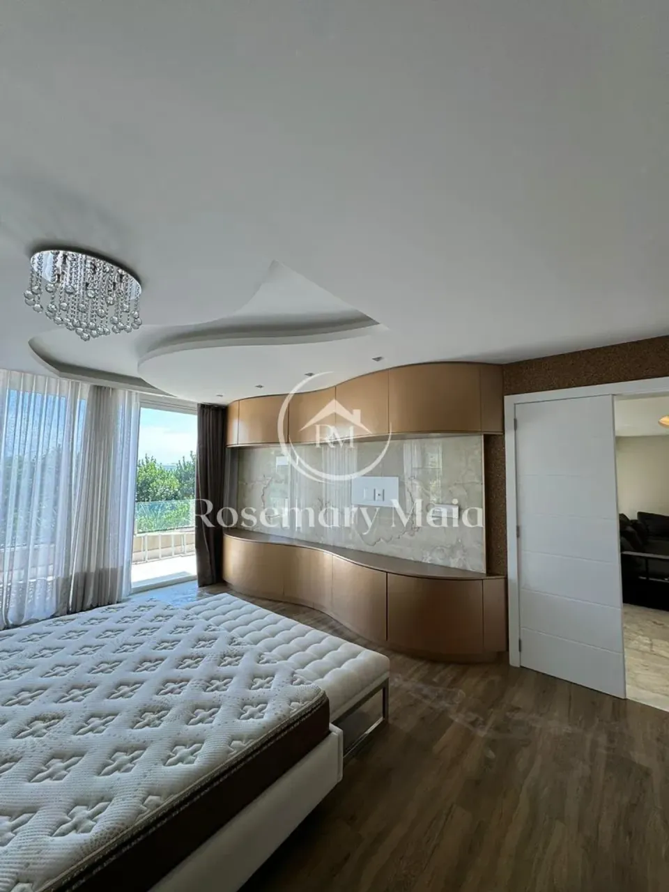 Furnished 1700 m² house with 5 bedrooms and open-plan kitchen — photo 12