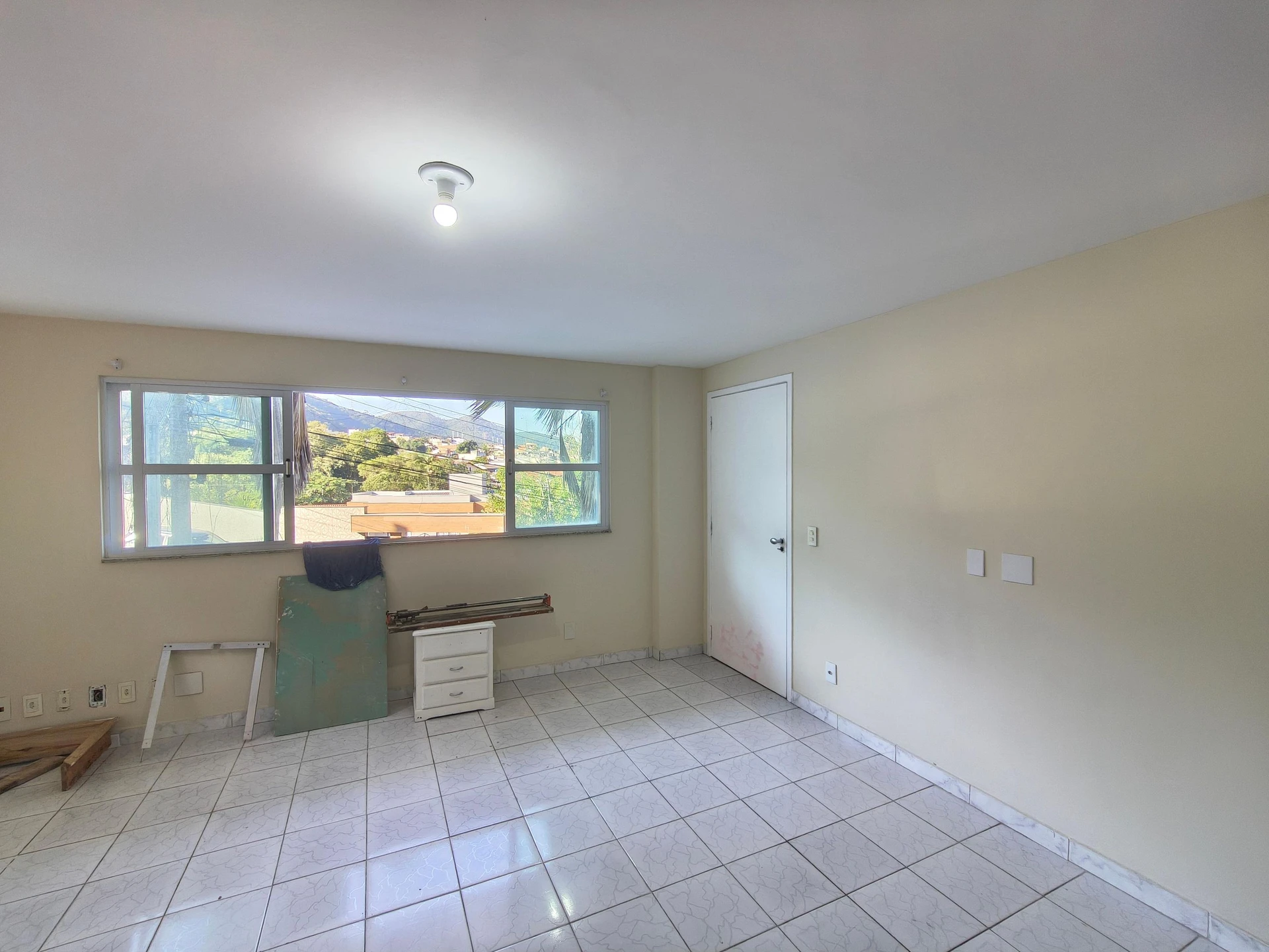 Condo house with 3 bedrooms and a balcony — photo 43