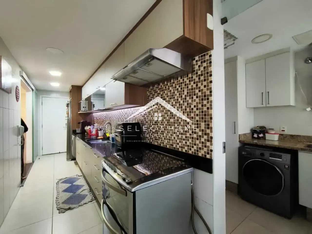 Floor-to-ceiling windows in a 4-bedroom apartment, 150 m² — photo 6