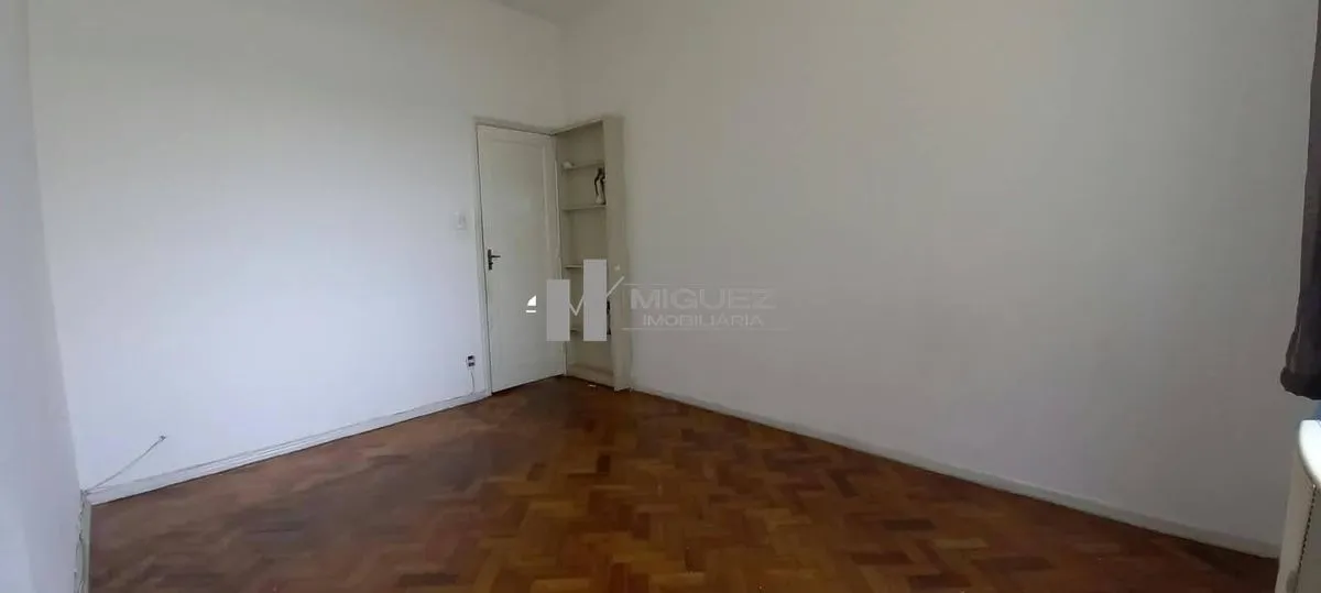 Apartamento no 1º andar com piso de madeira ou laminado — photo 10