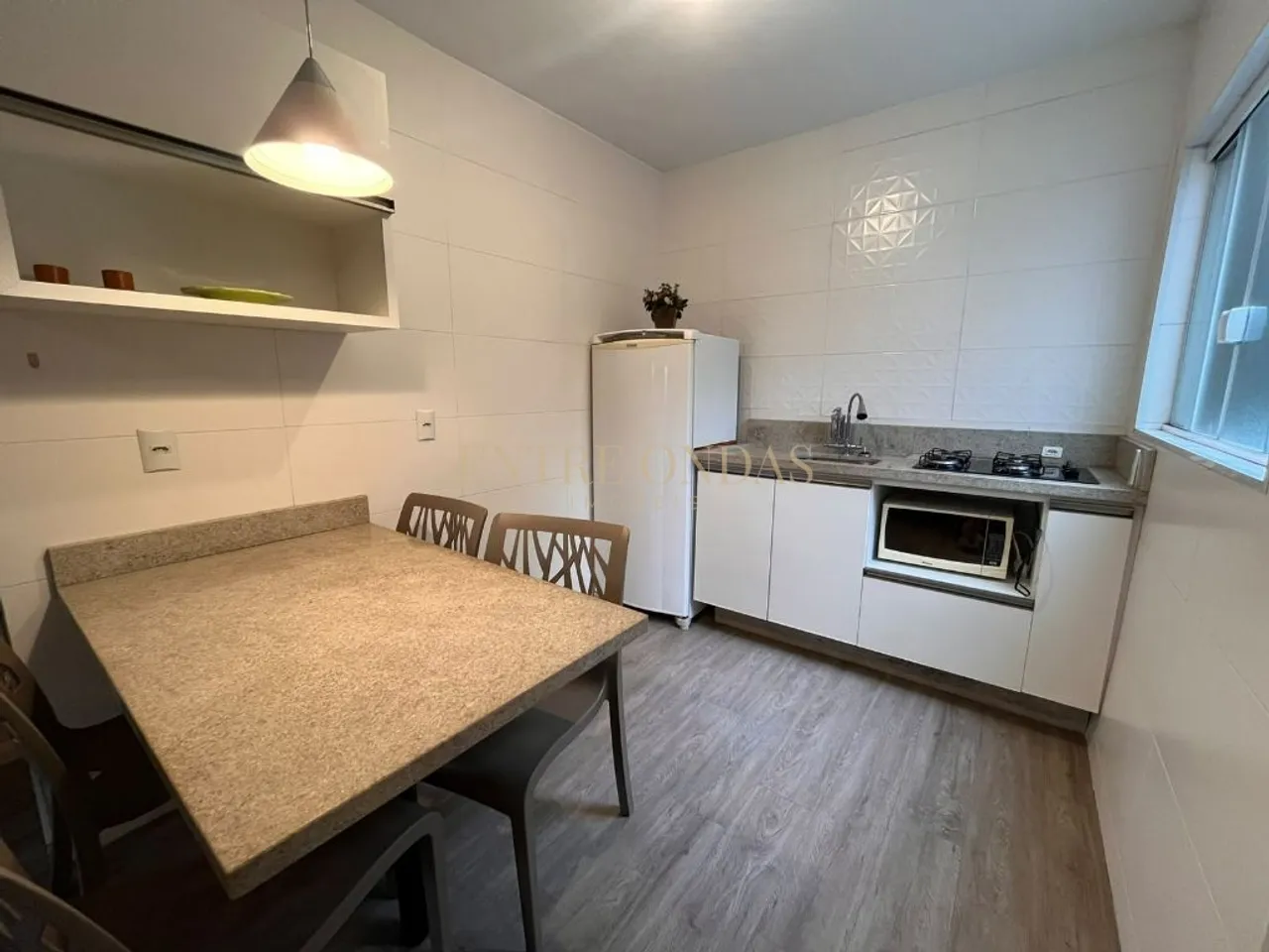2-bedroom house with a water view in Florianópolis — photo 5