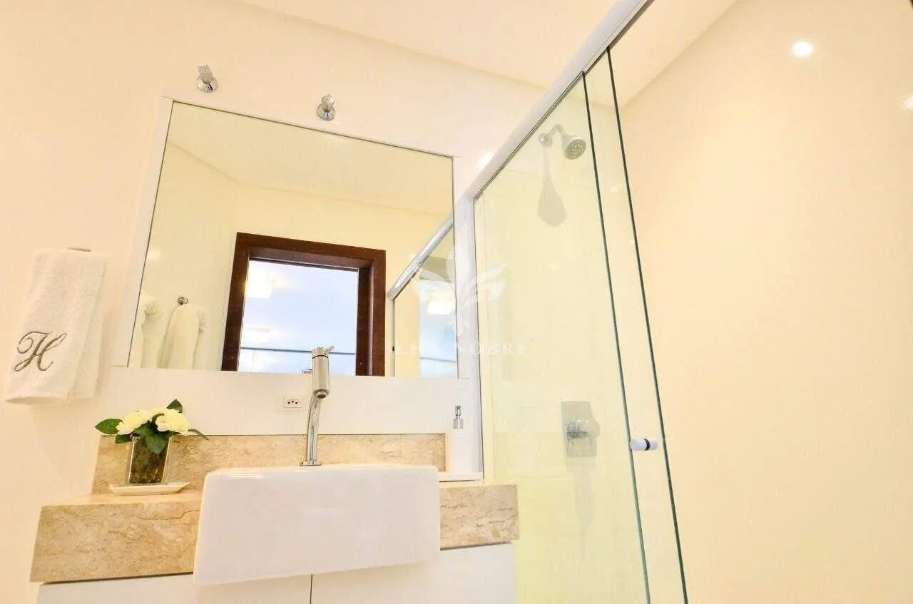 Casa mobiliada com 7 quartos e piscina ao ar livre — photo 11