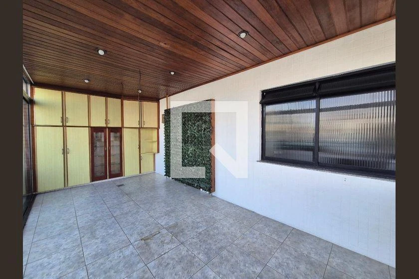 Apartamento, 260 m², com espaço de home office