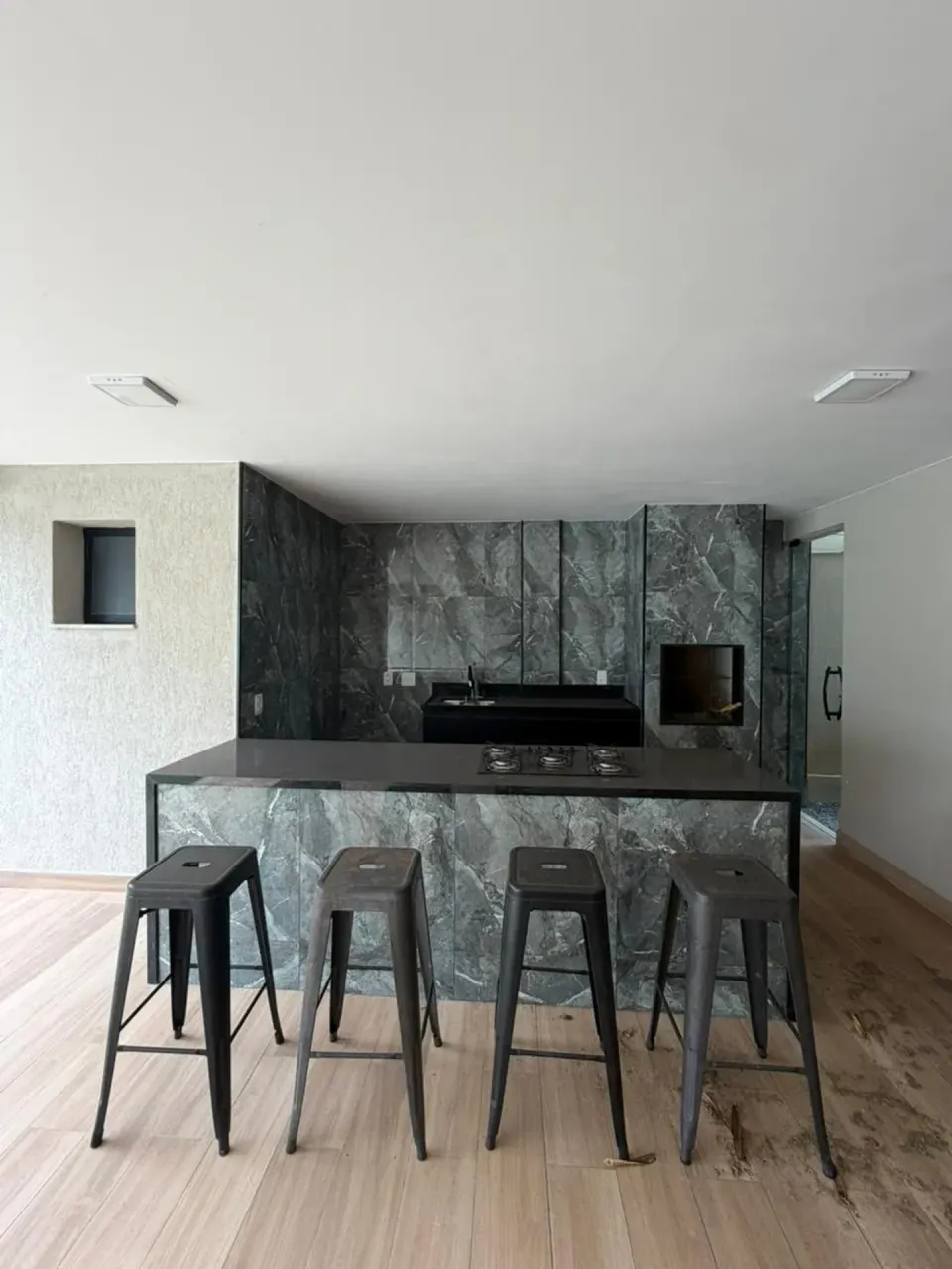 450 m² house with 4 bedrooms and an open-plan kitchen — photo 6