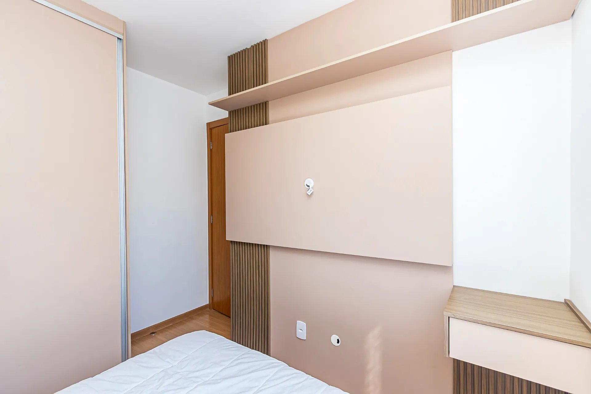 Робоче місце та 2 спальні: квартира 42 м² — photo 19