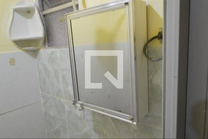 Apartamento de 1 dormitorio con cocina separada y ducha eléctrica — photo 16