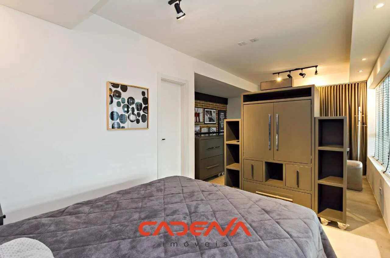 One-bedroom apartment with floor-to-ceiling windows — photo 28