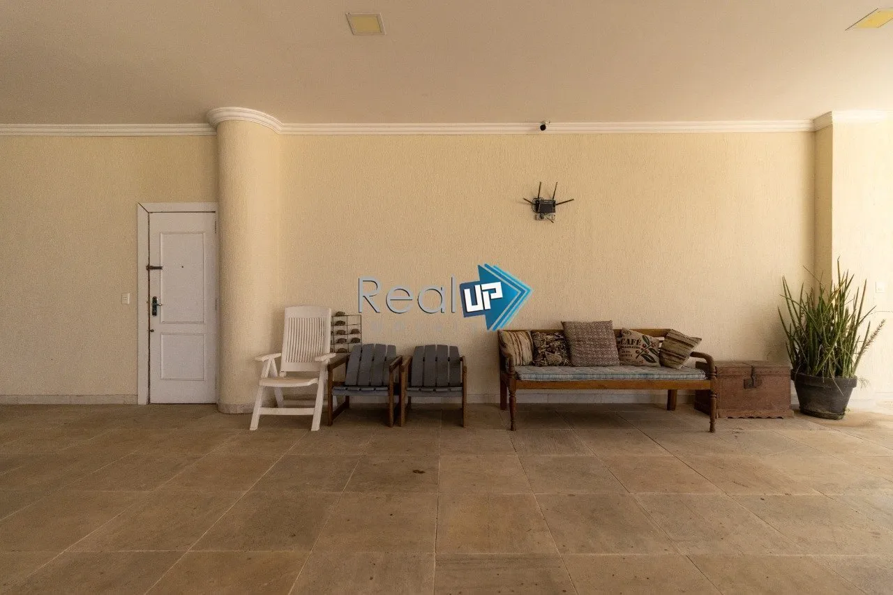 Condominium house with 5 bedrooms and 1081 m² plus laundry — photo 70