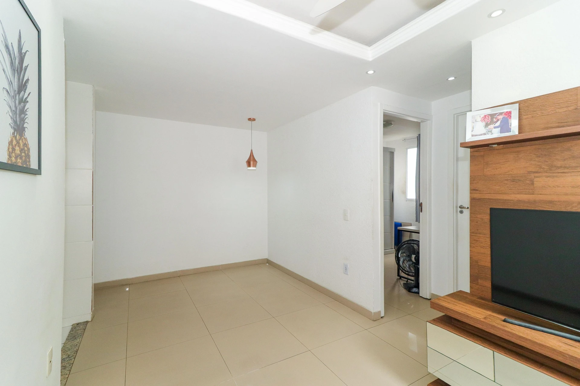 Furnished 2-bedroom apartment with 1 bathroom — photo 23