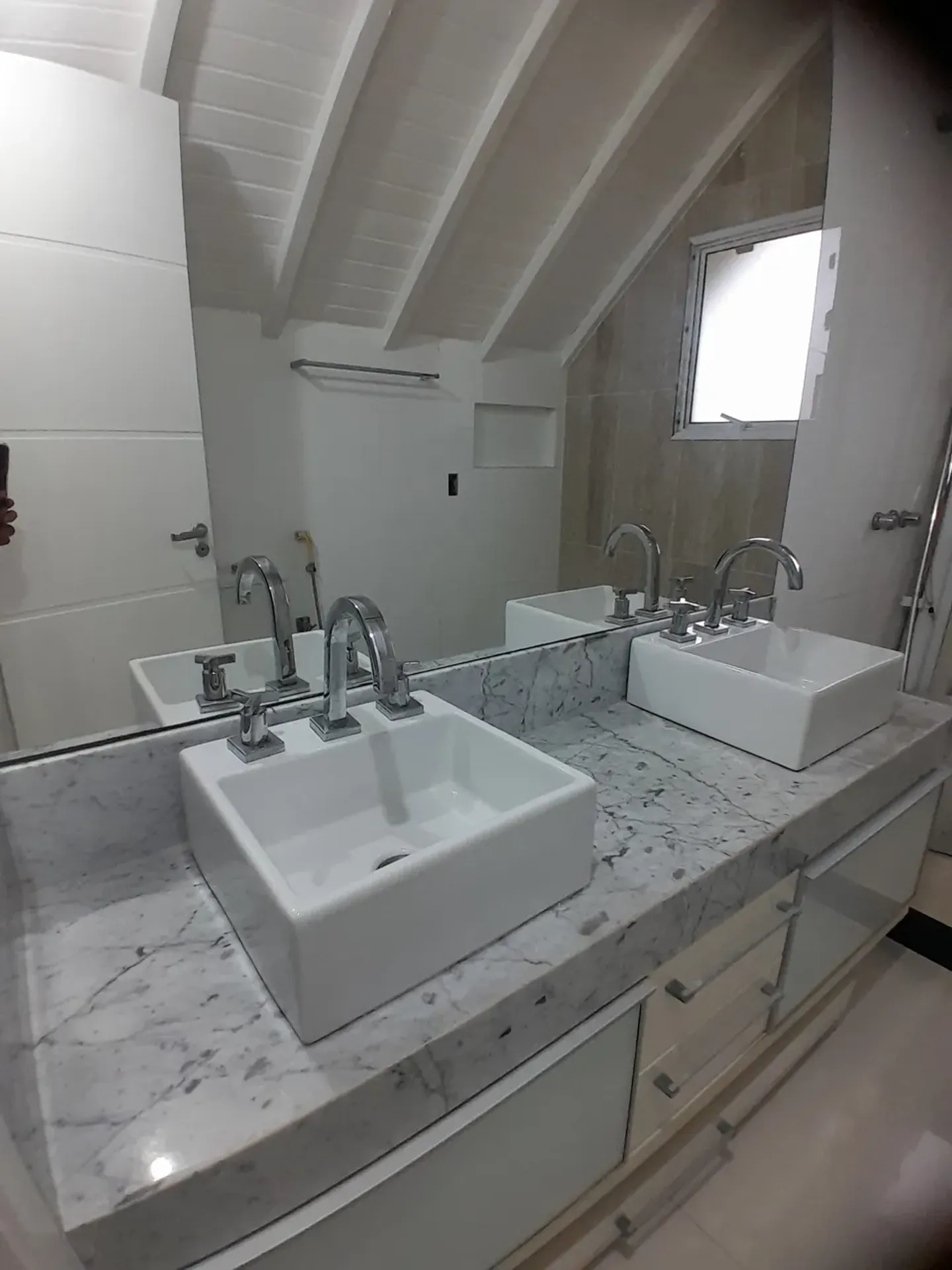 House with 4 en-suite bedrooms and 3 parking spots — photo 41