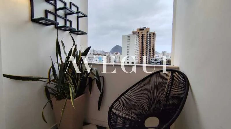 Apartamento mobiliado com 2 quartos e varanda de vidro — photo 13